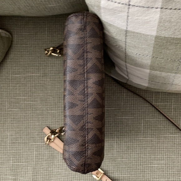 𝒱𝒾𝓃𝓉𝒶𝑔𝑒 𝑀𝒾𝒸𝒽𝒶𝑒𝓁 𝒦𝑜𝓇𝓈 𝐵𝒶𝑔 - Picture 6 of 8